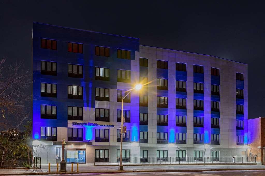 Days Inn By Wyndham Bronx Nyc New York Exterior foto